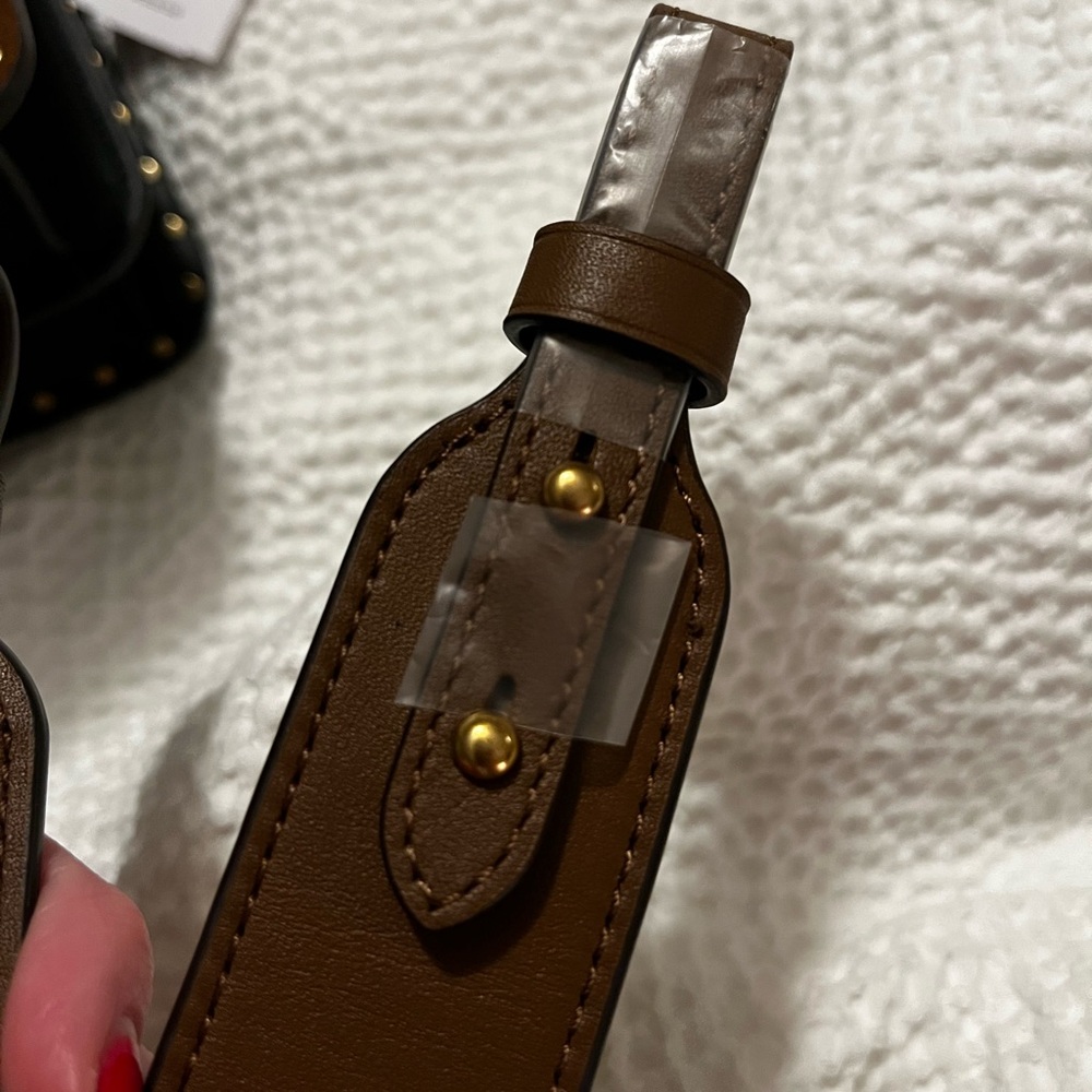 RESERVED FOR DIANA. DO NOT BUY. Coach Beat Bag - Picture 3 of 15